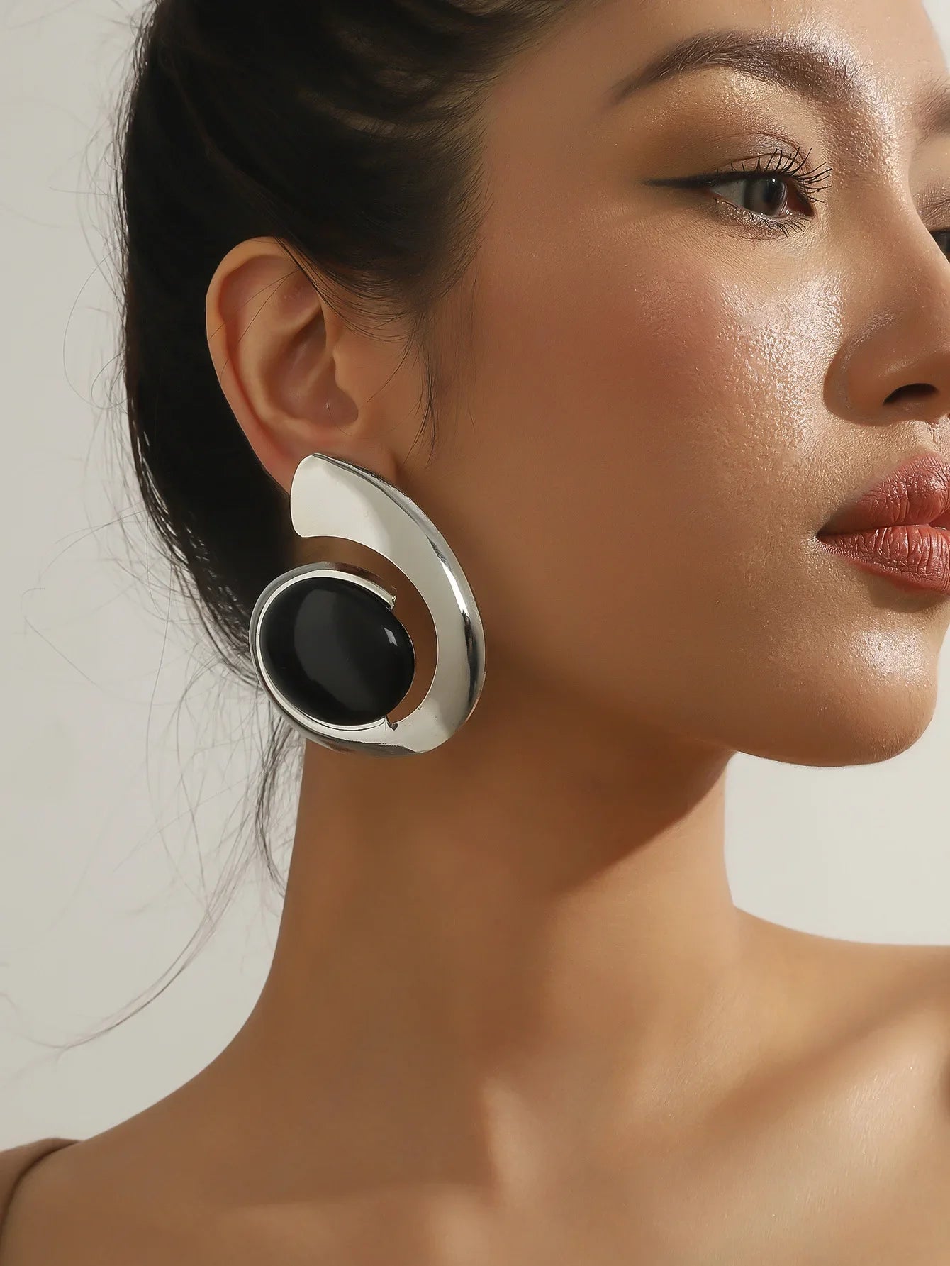 Metal Green Spiral Geometric Dangle Earrings